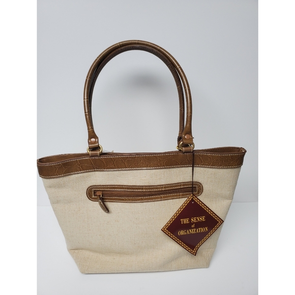 Carryland hand bag tote NWT - Picture 3 of 10